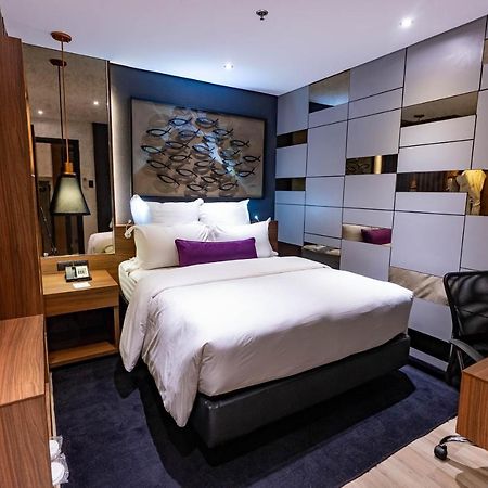 Coro Hotel Makati City Ngoại thất bức ảnh