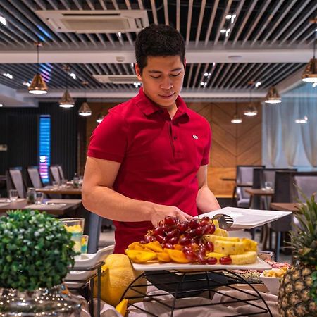 Coro Hotel Makati City Ngoại thất bức ảnh
