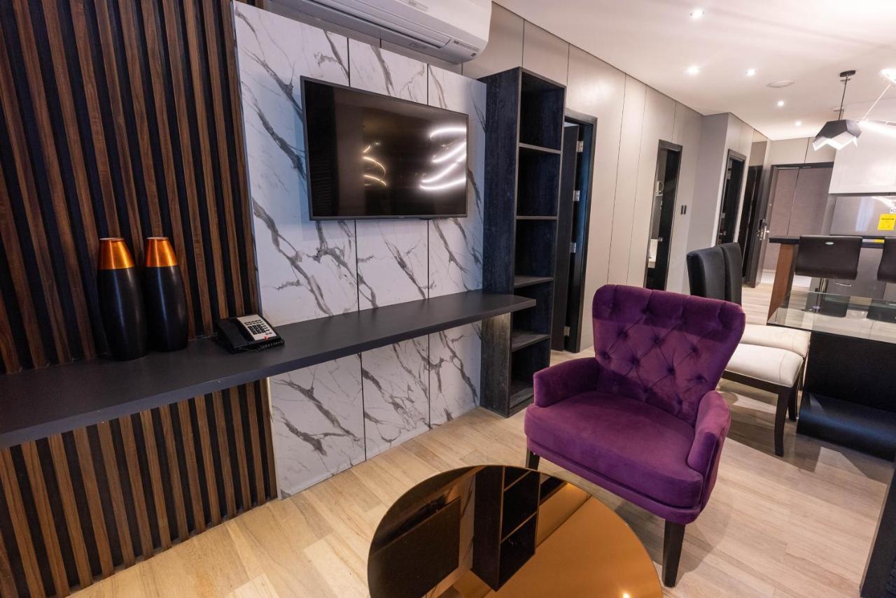 Coro Hotel Makati City Ngoại thất bức ảnh
