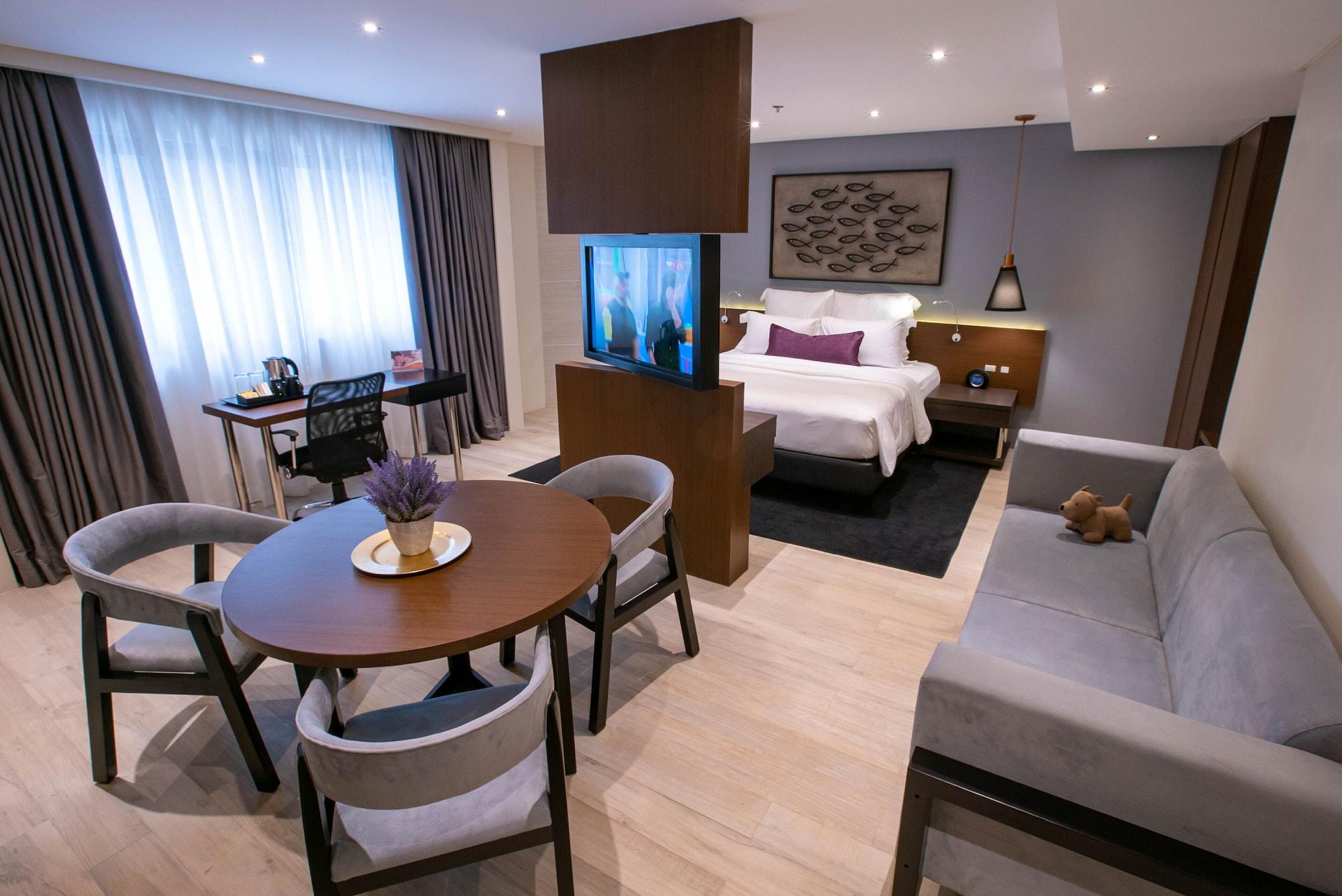 Coro Hotel Makati City Ngoại thất bức ảnh