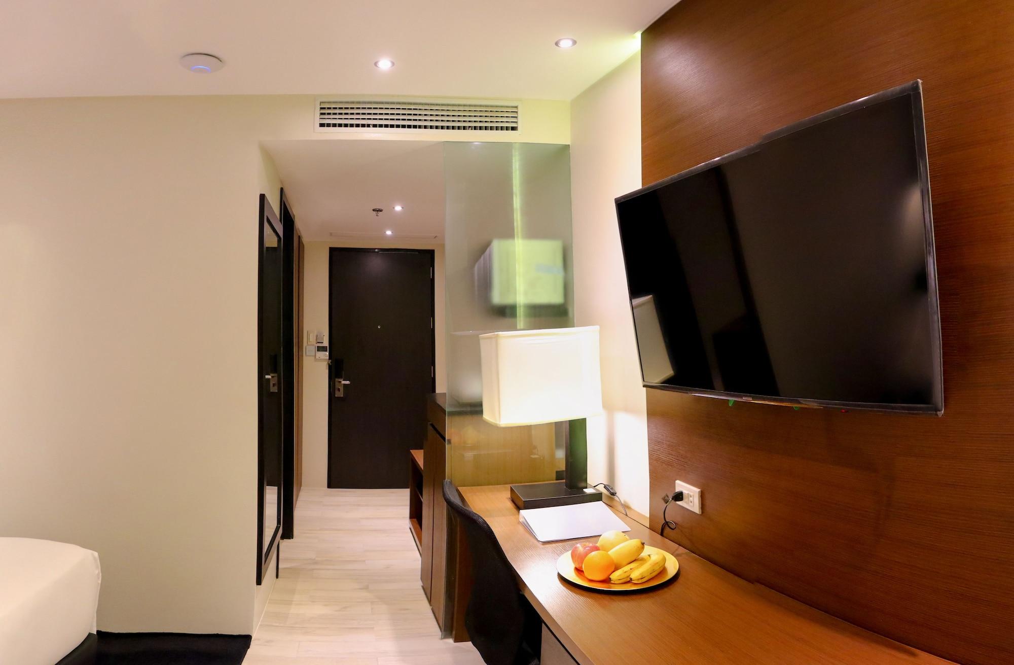 Coro Hotel Makati City Ngoại thất bức ảnh