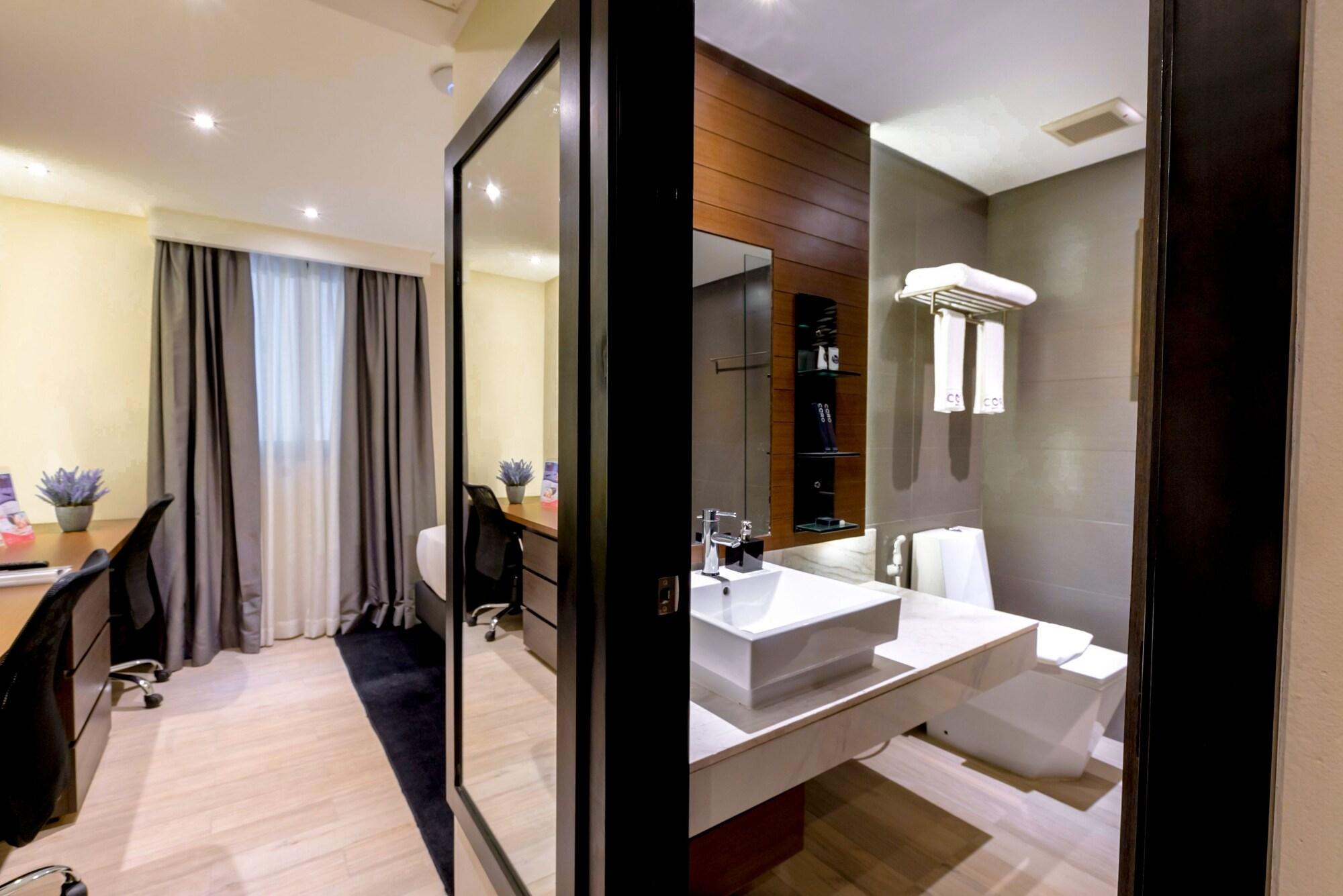Coro Hotel Makati City Ngoại thất bức ảnh