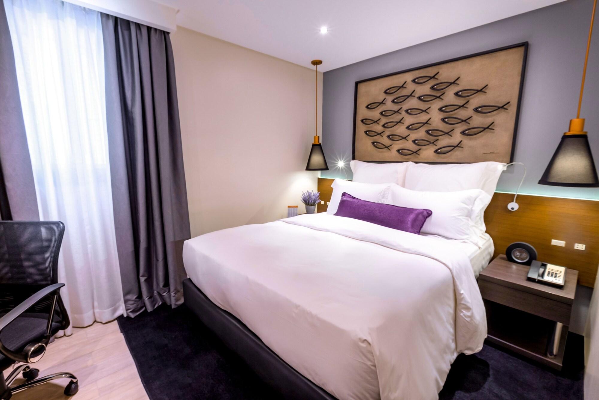 Coro Hotel Makati City Ngoại thất bức ảnh
