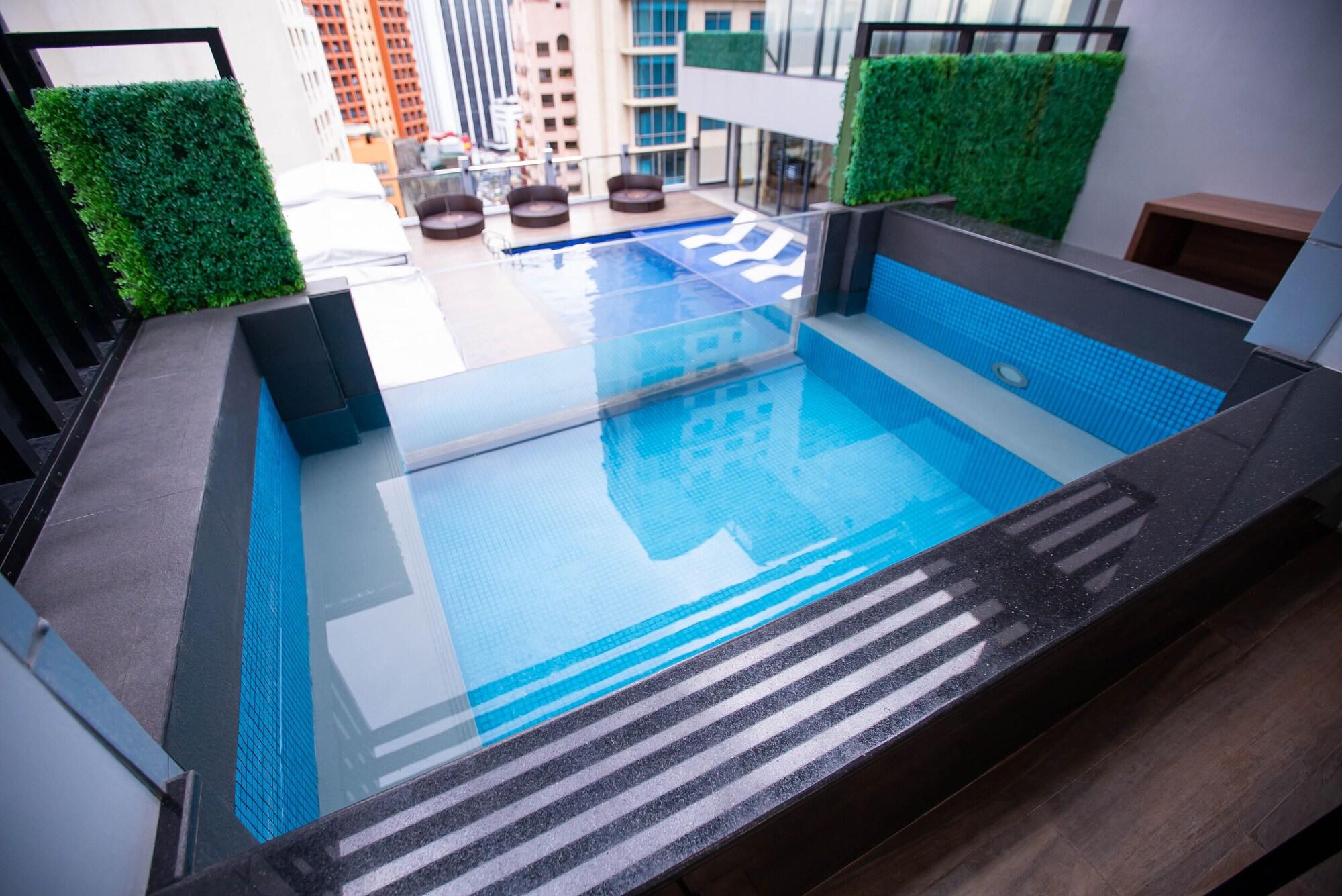 Coro Hotel Makati City Ngoại thất bức ảnh