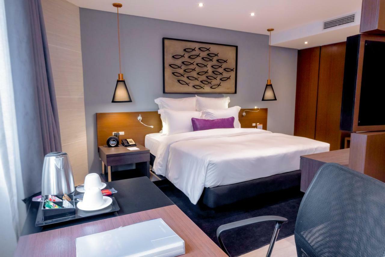 Coro Hotel Makati City Ngoại thất bức ảnh
