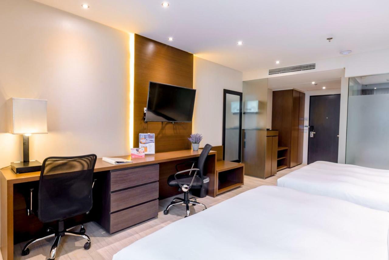 Coro Hotel Makati City Ngoại thất bức ảnh