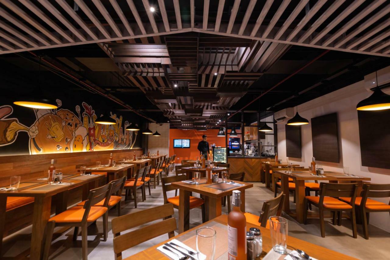 Coro Hotel Makati City Ngoại thất bức ảnh