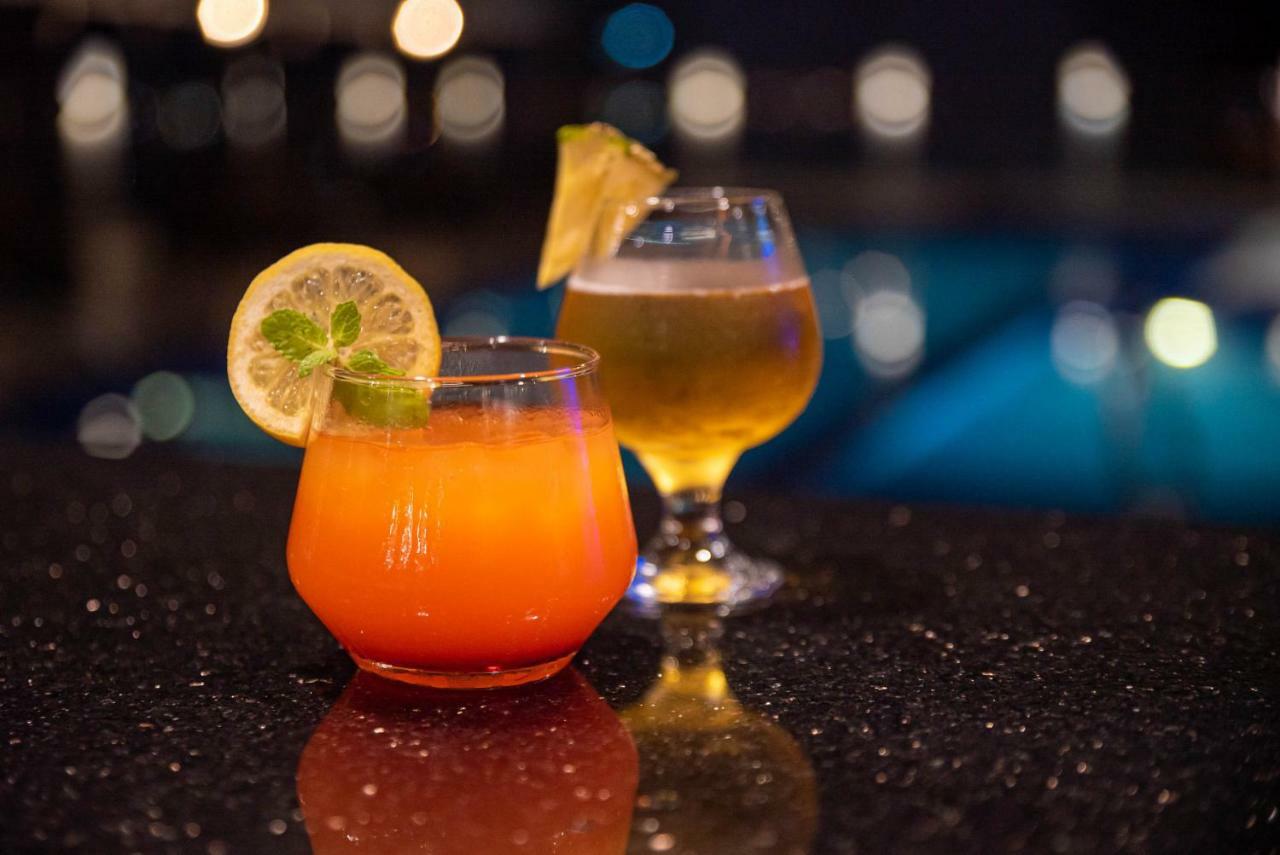 Coro Hotel Makati City Ngoại thất bức ảnh