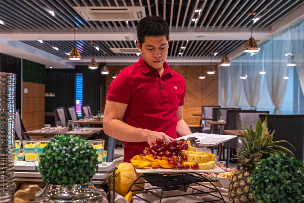 Coro Hotel Makati City Ngoại thất bức ảnh